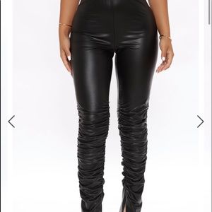 New beautiful stretchy legging pants.😍